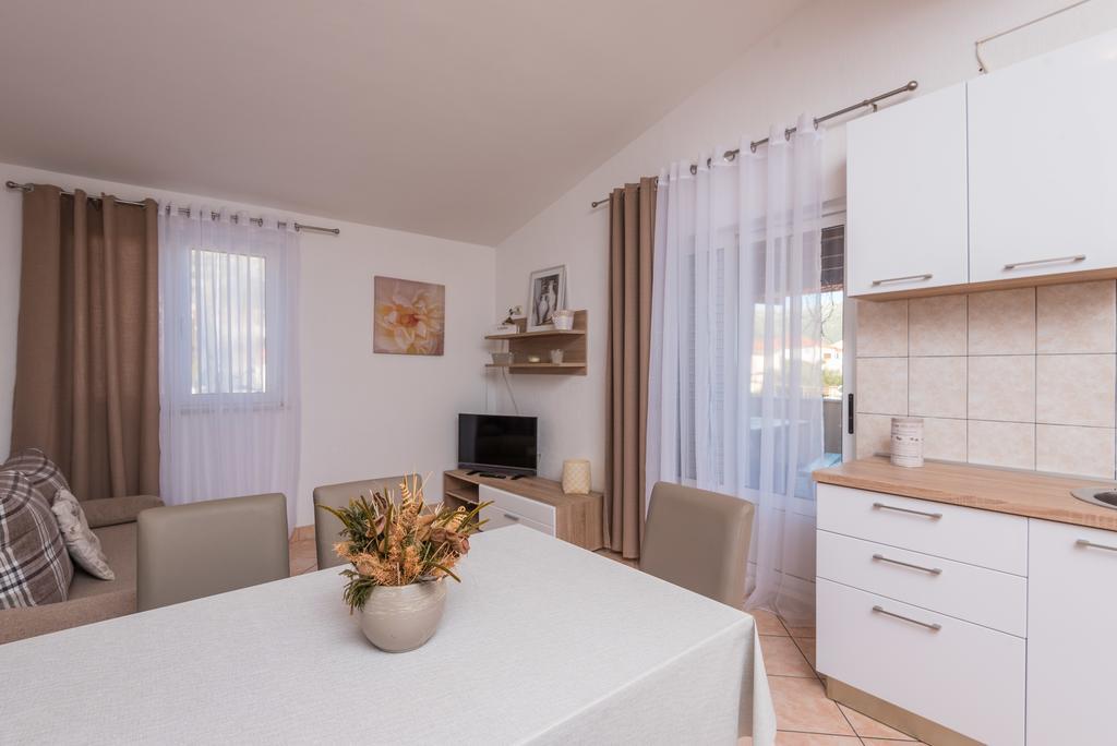 Apartments Karla オレビック エクステリア 写真