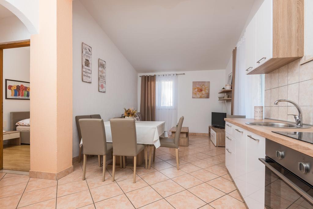 Apartments Karla オレビック エクステリア 写真