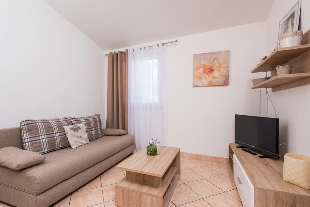 Apartments Karla オレビック エクステリア 写真